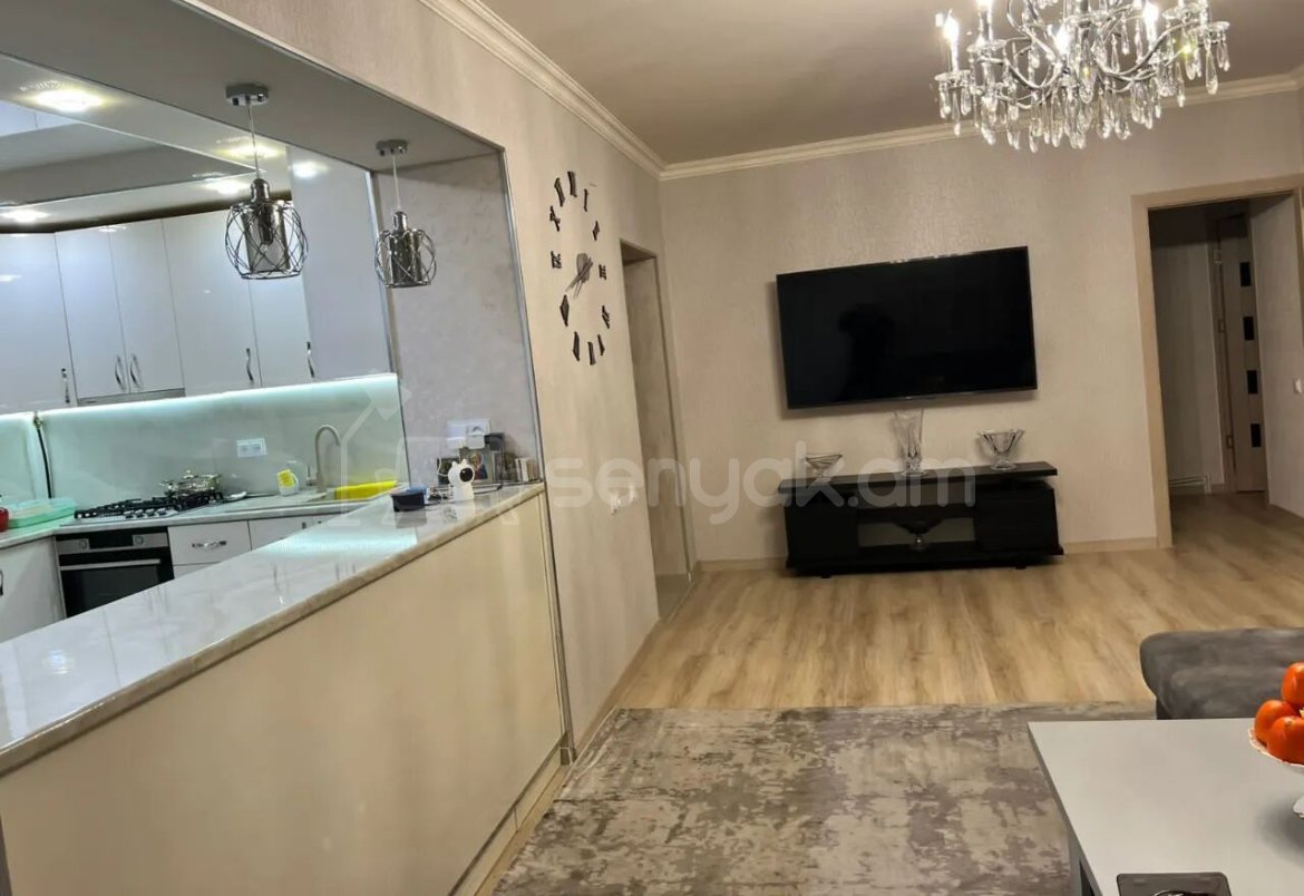 3 Սենյականոց Բնակարան Նորակառույց Քարե Շենքում, 85քմ, 2/3 հարկ, Կապիտալ Վերանորոգված