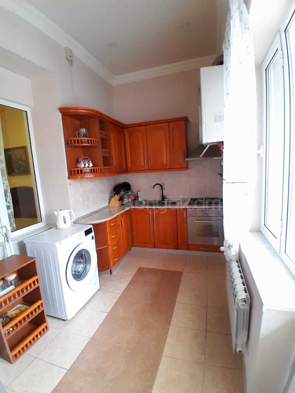 2 Սենյականոց Բնակարան Քարե Շենքում, 81քմ, 3/4 հարկ, Կապիտալ Վերանորոգված, Կահավորված