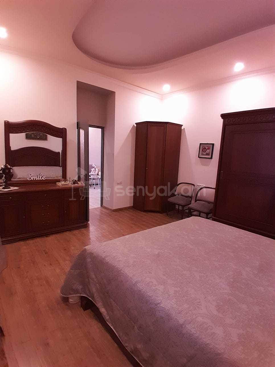 2 Սենյականոց Բնակարան Քարե Շենքում, 81քմ, 3/4 հարկ, Կապիտալ Վերանորոգված, Կահավորված
