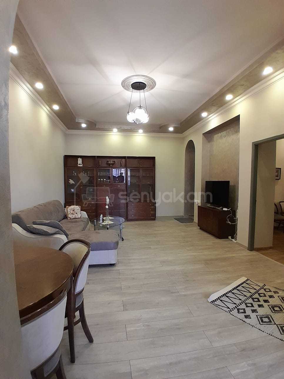 2 Սենյականոց Բնակարան Քարե Շենքում, 81քմ, 3/4 հարկ, Կապիտալ Վերանորոգված, Կահավորված