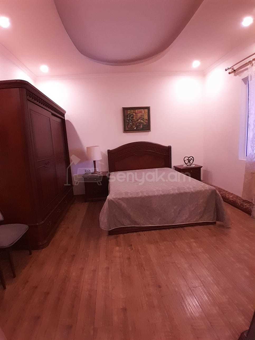 2 Սենյականոց Բնակարան Քարե Շենքում, 81քմ, 3/4 հարկ, Կապիտալ Վերանորոգված, Կահավորված