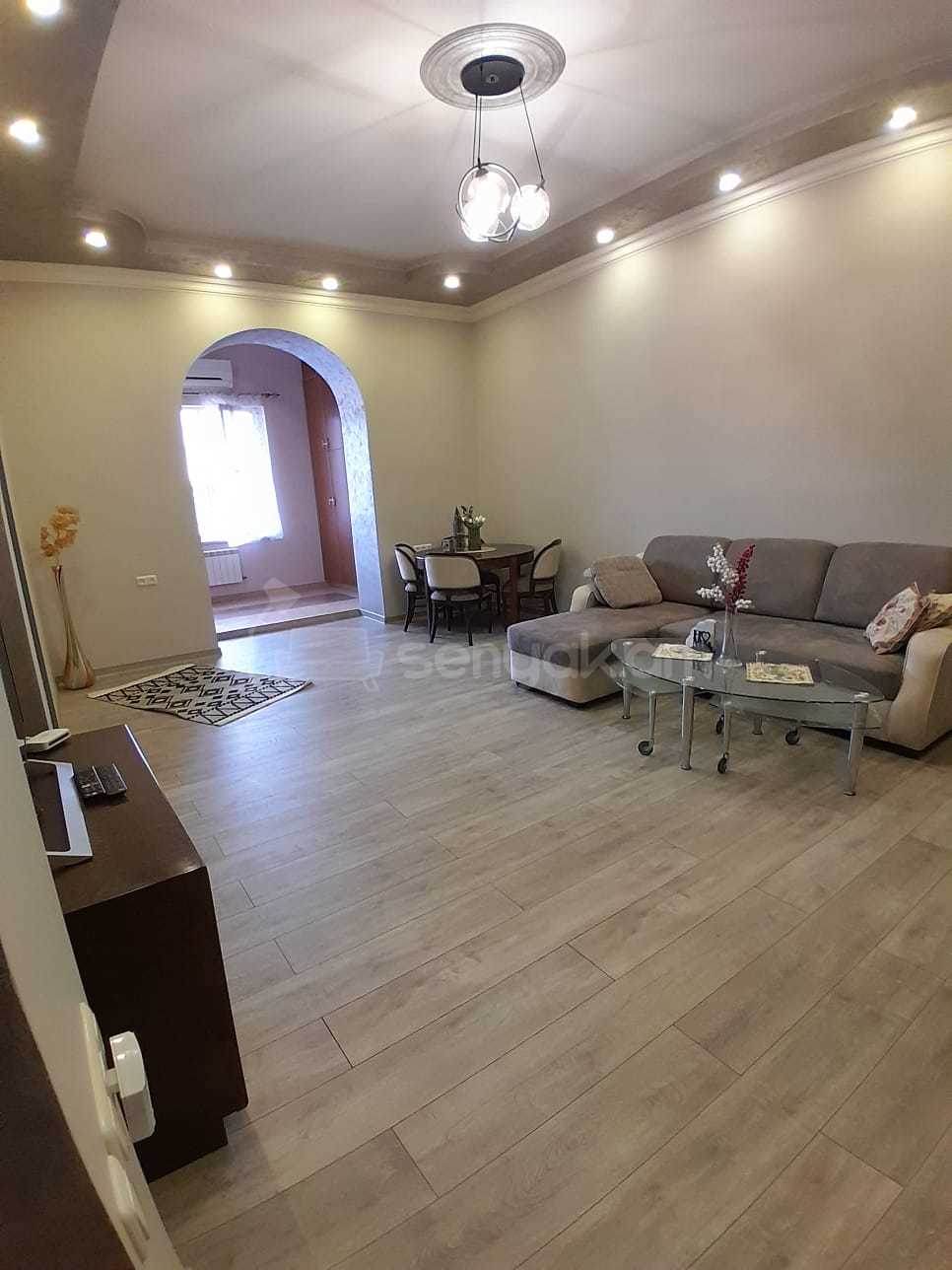 2 Սենյականոց Բնակարան Քարե Շենքում, 81քմ, 3/4 հարկ, Կապիտալ Վերանորոգված, Կահավորված