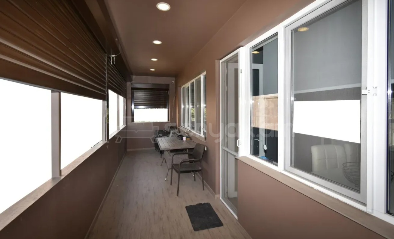 4 Սենյականոց Բնակարան Քարե Շենքում, 146քմ, 4/4 հարկ, Դիզայներական Վերանորոգված