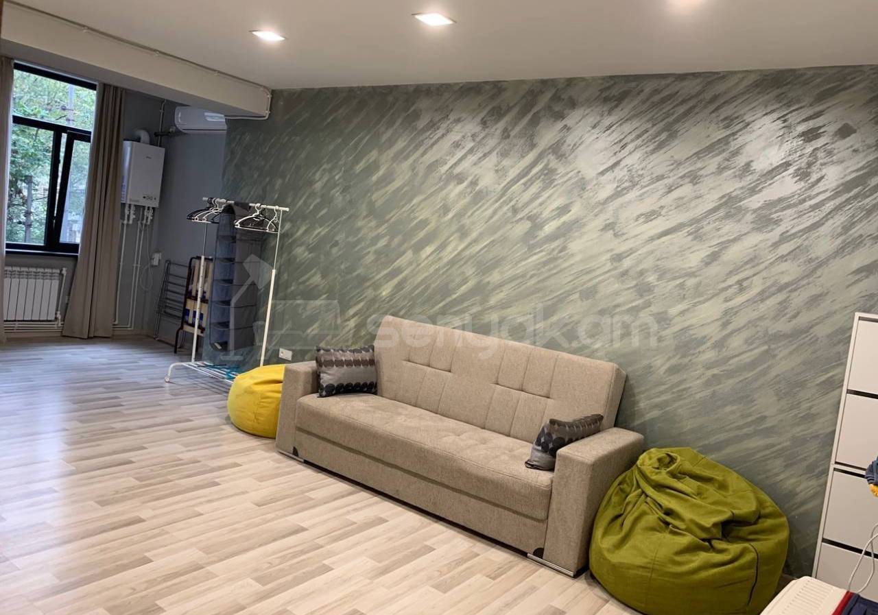 2 Սենյականոց Բնակարան Քարե Շենքում, 50քմ, 2/5 հարկ, Կապիտալ Վերանորոգված, Կահավորված, Արևկող