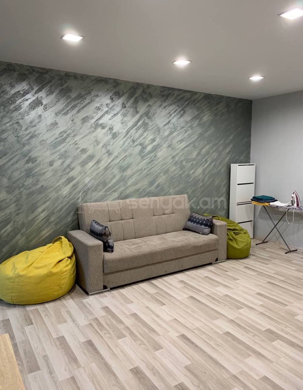 2 Սենյականոց Բնակարան Քարե Շենքում, 50քմ, 2/5 հարկ, Կապիտալ Վերանորոգված, Կահավորված, Արևկող