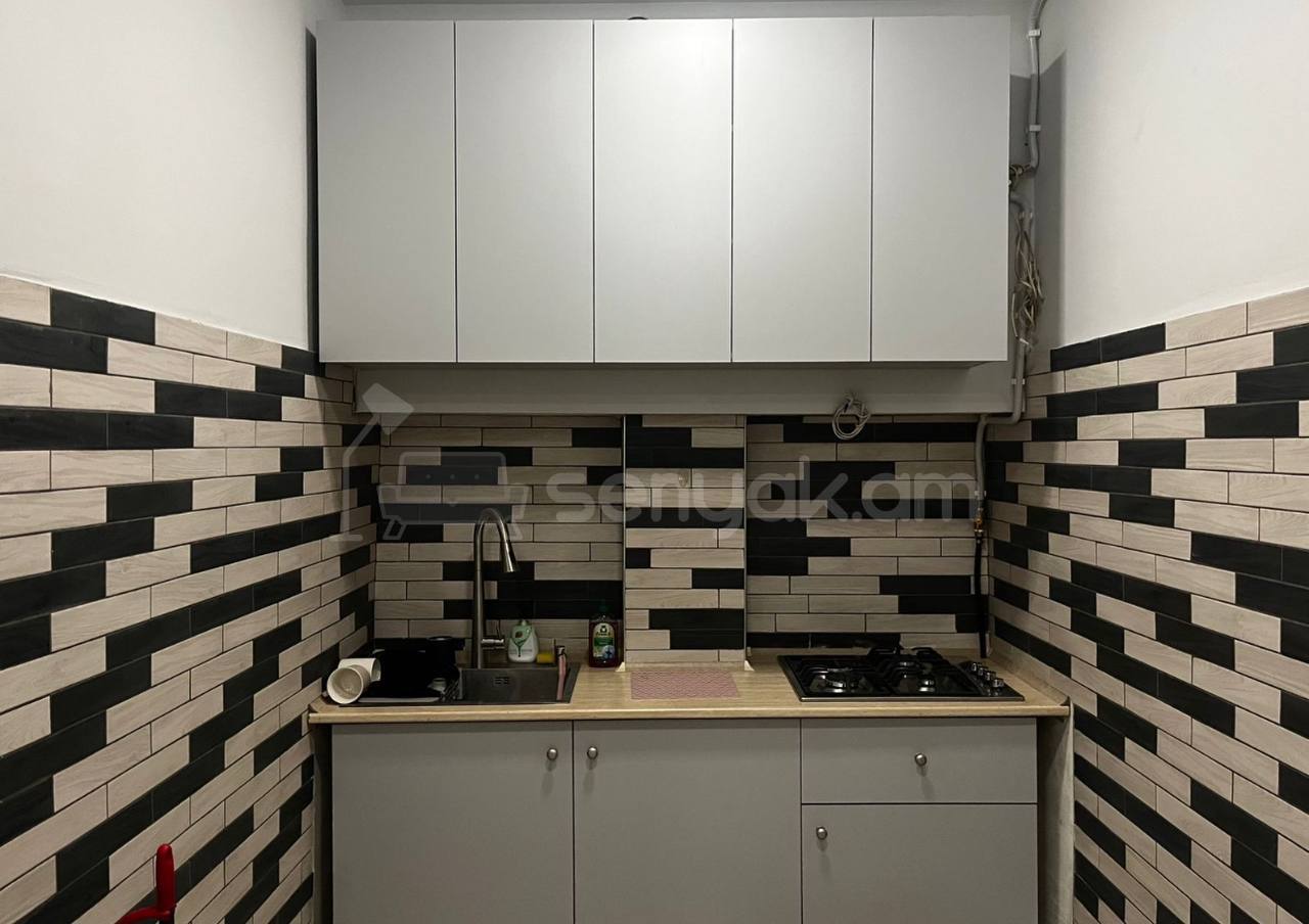 2 Սենյականոց Բնակարան Քարե Շենքում, 50քմ, 2/5 հարկ, Կապիտալ Վերանորոգված, Կահավորված, Արևկող