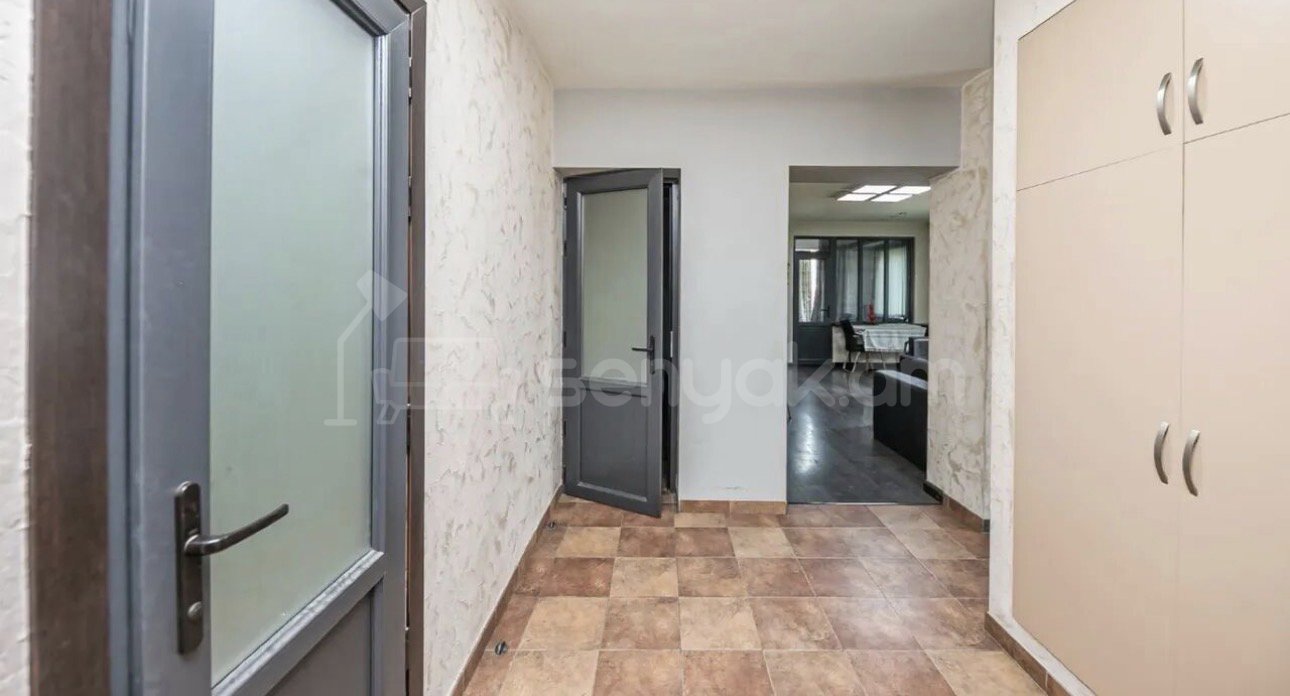 3 Սենյականոց Բնակարան, 80քմ, 10/13 հարկ, Կապիտալ Վերանորոգված