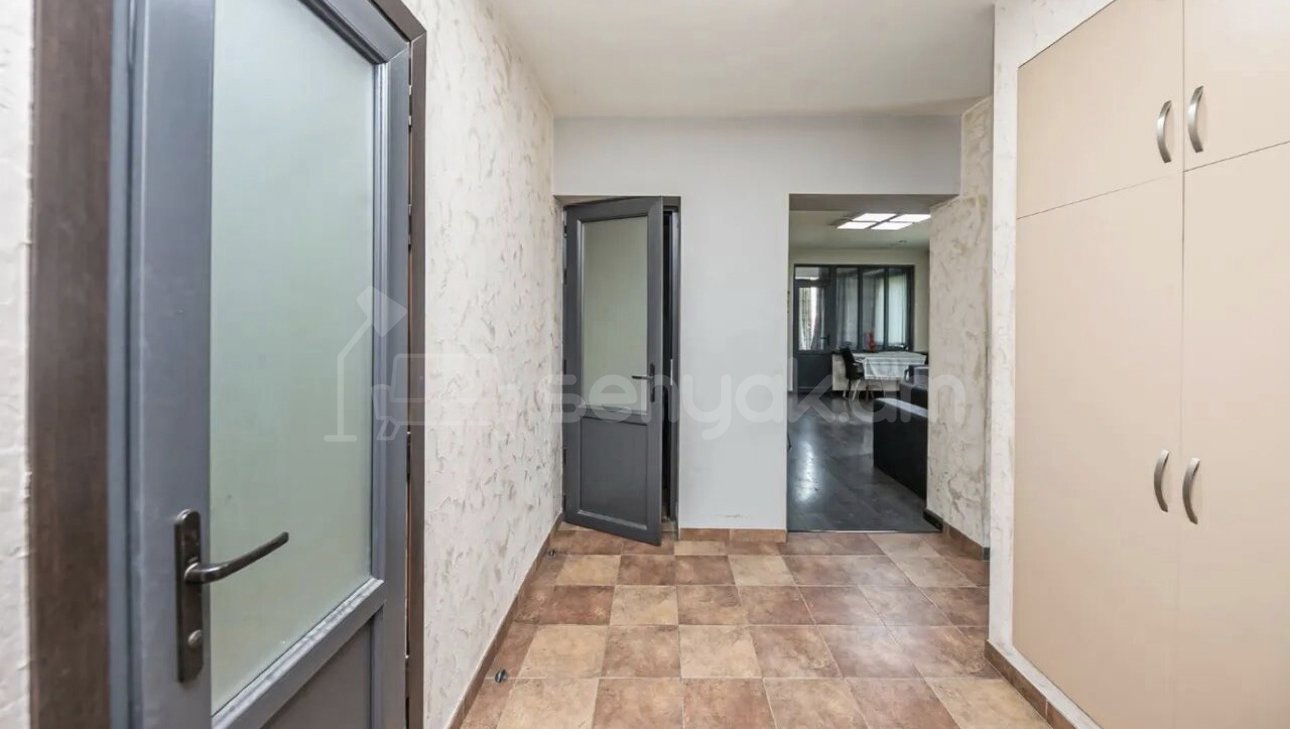 3 Սենյականոց Բնակարան, 80քմ, 10/13 հարկ, Կապիտալ Վերանորոգված