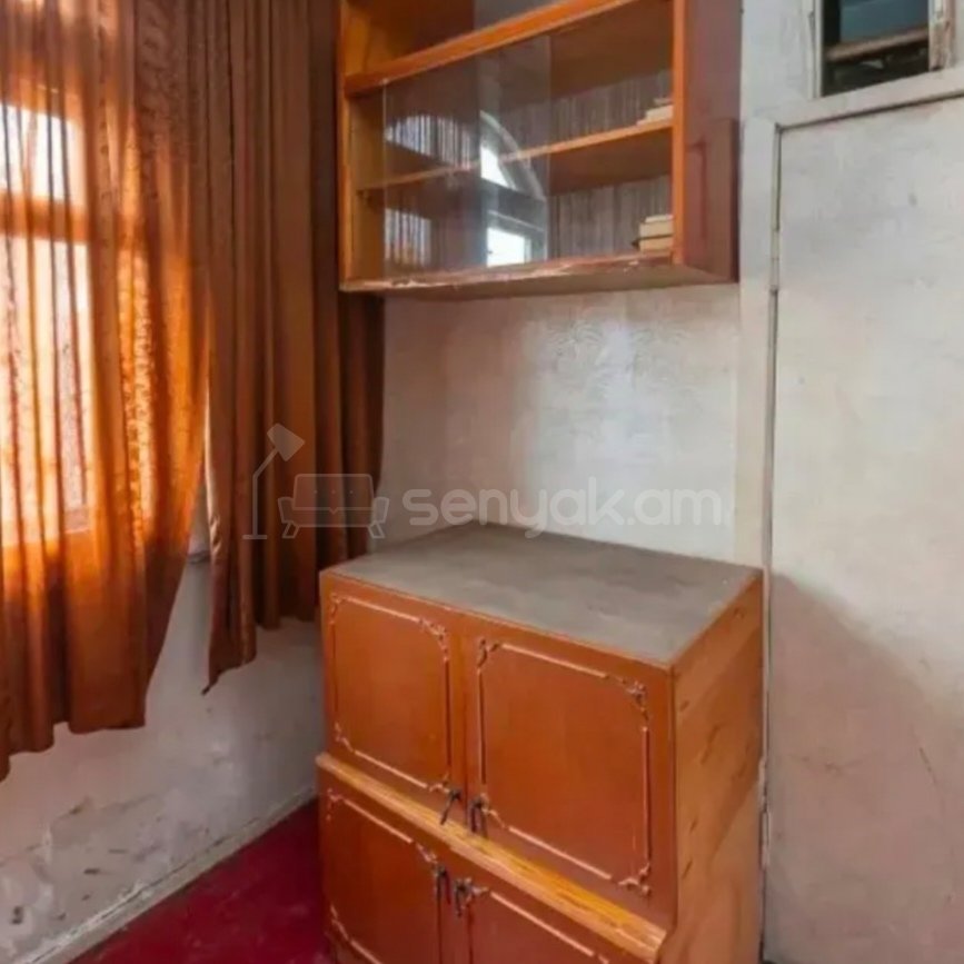 2 Սենյականոց Բնակարան Քարե Շենքում, 52քմ, 5/5 հարկ, Պետական Վիճակում, Կահավորված, Արևկող