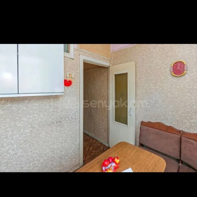 2 Սենյականոց Բնակարան Քարե Շենքում, 52քմ, 5/5 հարկ, Պետական Վիճակում, Կահավորված, Արևկող