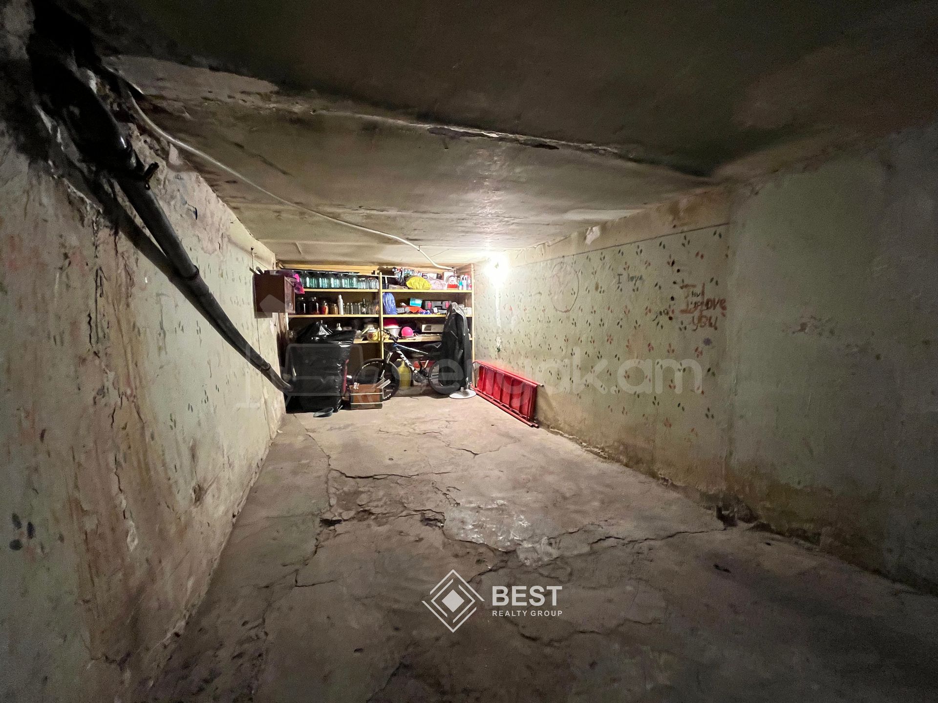 3 Սենյականոց Բնակարան Քարե Շենքում, 48քմ, 1/5 հարկ, Նորմալ Վիճակում