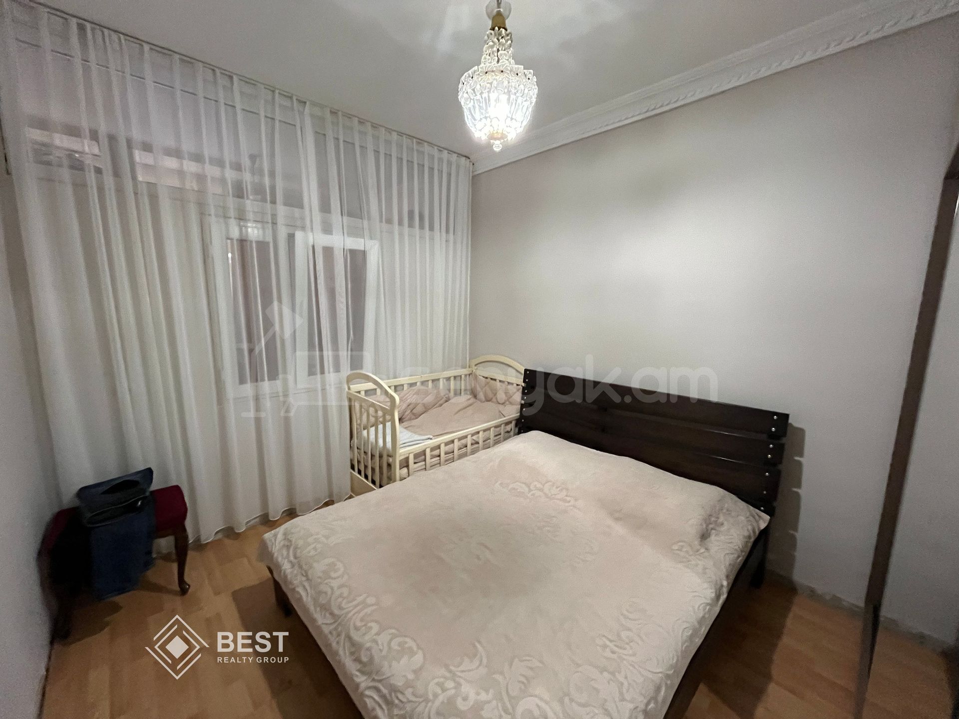 3 Սենյականոց Բնակարան Քարե Շենքում, 48քմ, 1/5 հարկ, Նորմալ Վիճակում