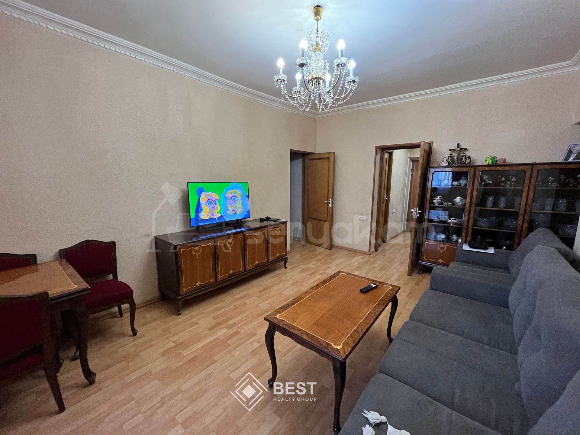 3 Սենյականոց Բնակարան Քարե Շենքում, 48քմ, 1/5 հարկ, Նորմալ Վիճակում