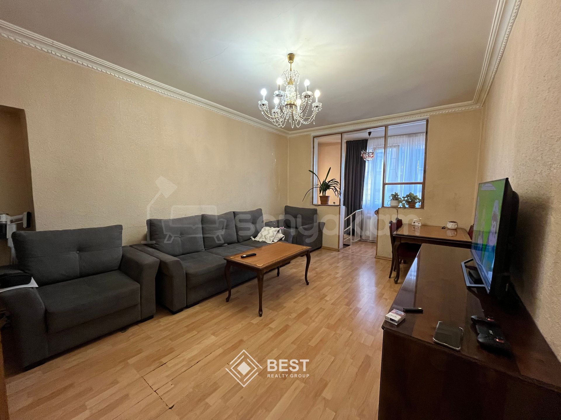 3 Սենյականոց Բնակարան Քարե Շենքում, 48քմ, 1/5 հարկ, Նորմալ Վիճակում