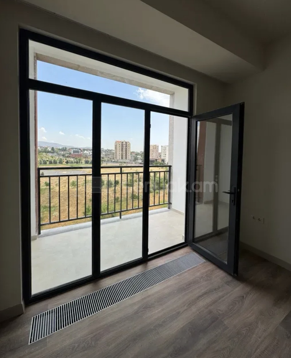 2 Սենյականոց Բնակարան Նորակառույցում, 55քմ, 10/11 հարկ, Կապիտալ Վերանորոգված