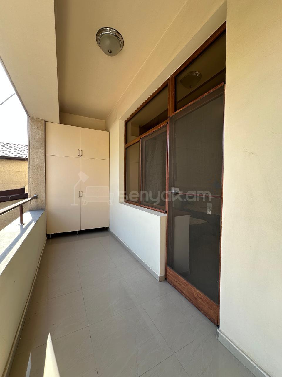 3 Սենյականոց Բնակարան Նորակառույցում, 84քմ, 2/5 հարկ, Կապիտալ Վերանորոգված