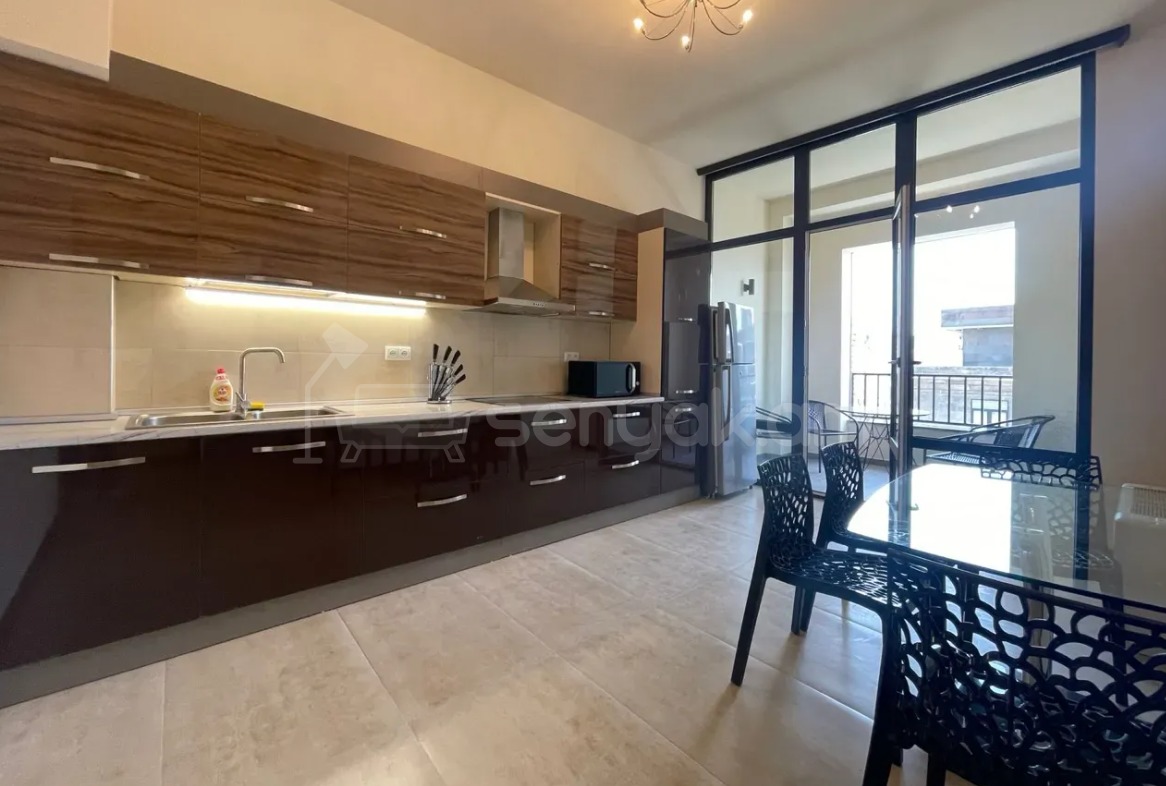 4 Սենյականոց Բնակարան Նորակառույցում, 120քմ, 14/16 հարկ, Դիզայներական Վերանորոգված