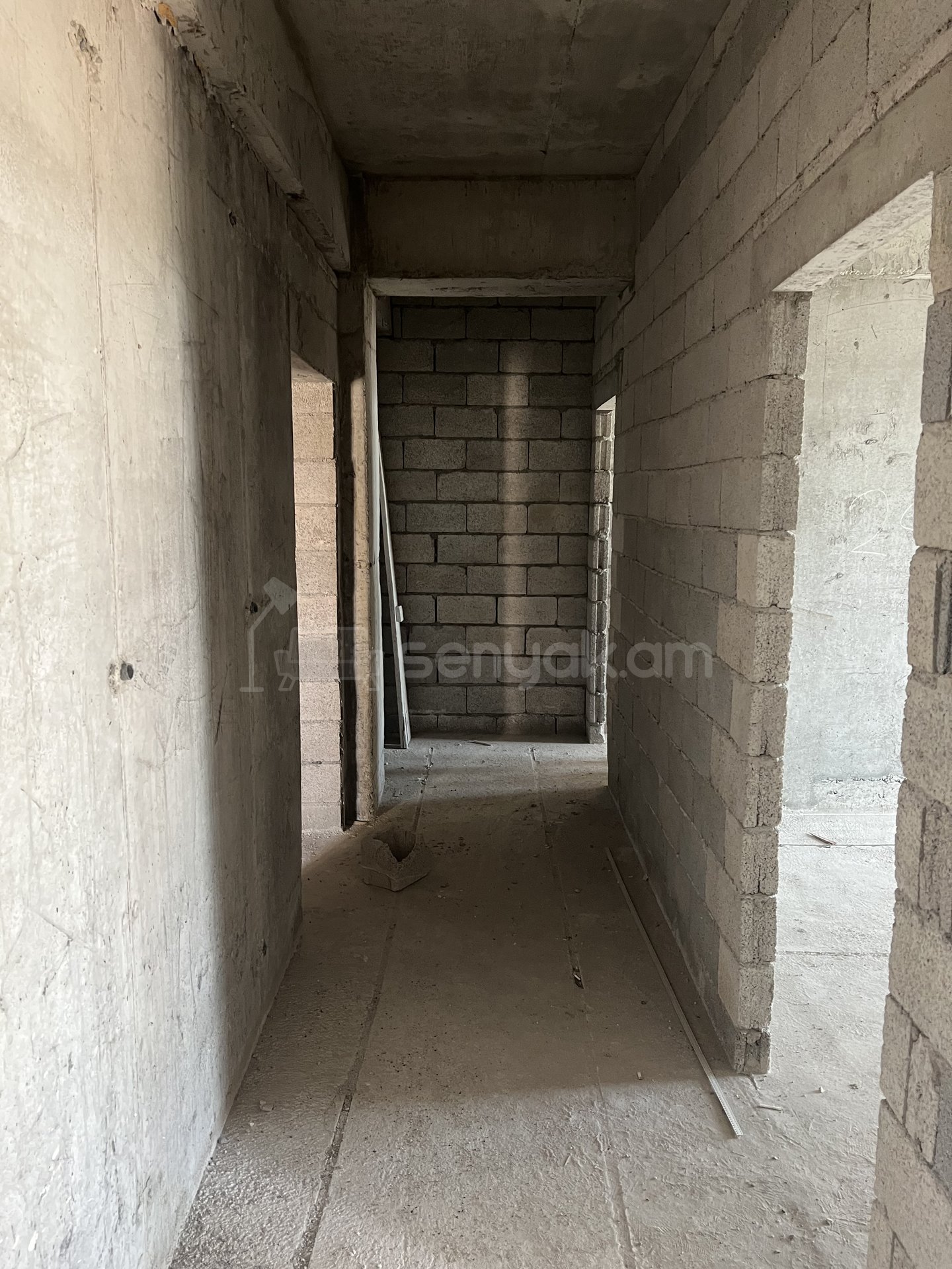 3 Սենյականոց Բնակարան Նորակառույցում, 85քմ, 4/9 հարկ, Զրոյական Վիճակում