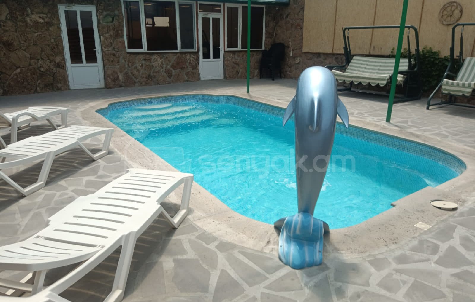 1 Սենյականոց Ամառանոց, 200քմ, Լողավազանով