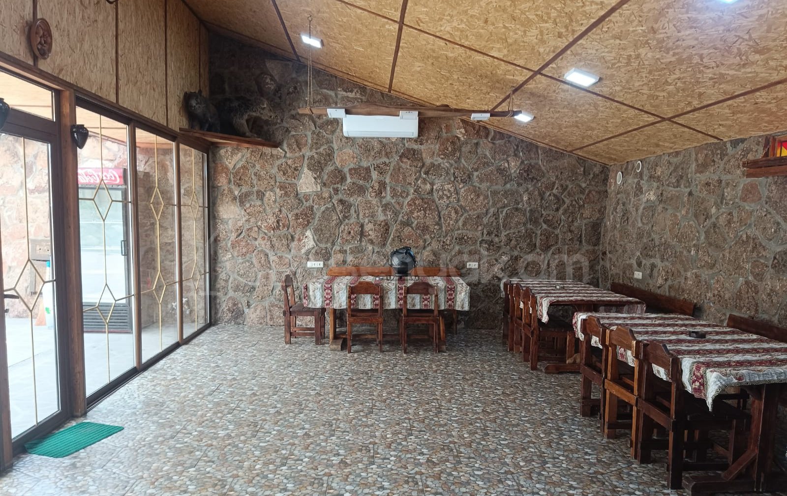 1 Սենյականոց Ամառանոց, 200քմ, Լողավազանով