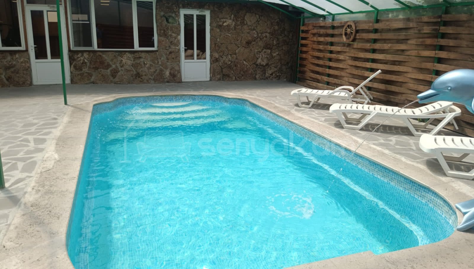 1 Սենյականոց Ամառանոց, 200քմ, Լողավազանով