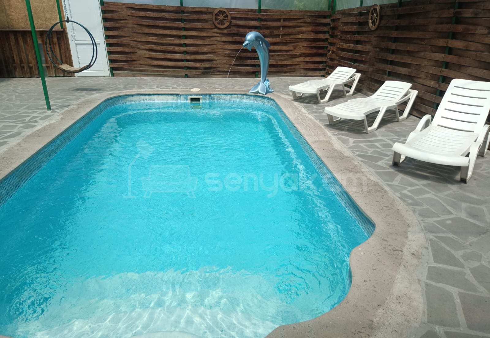 1 Սենյականոց Ամառանոց, 200քմ, Լողավազանով