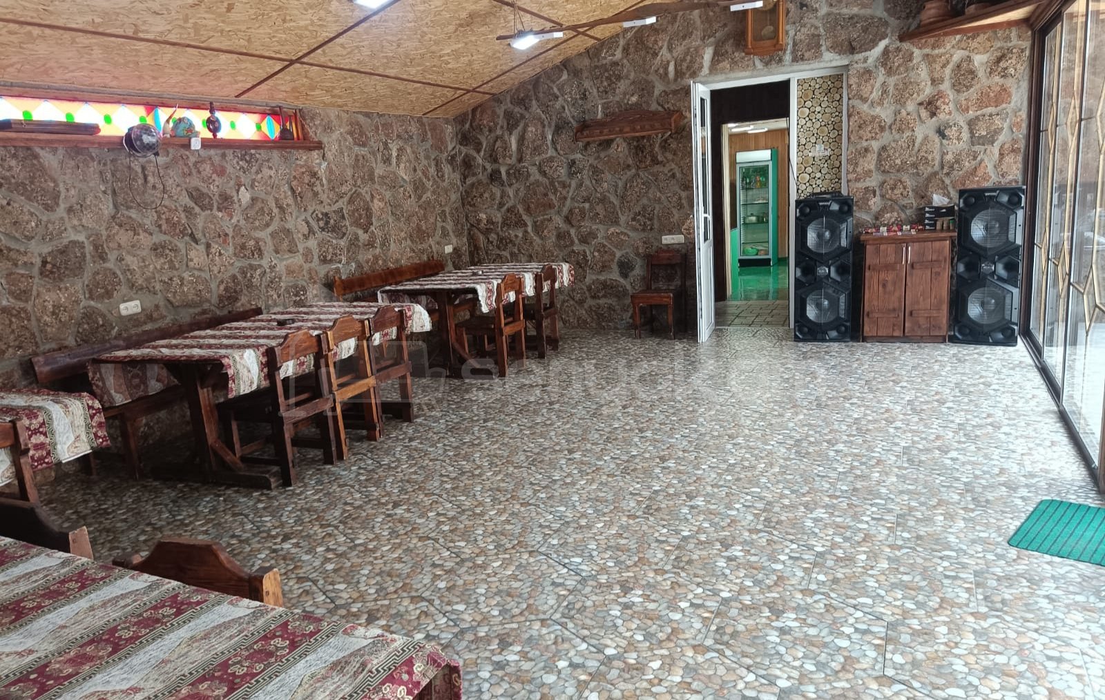 1 Սենյականոց Ամառանոց, 200քմ, Լողավազանով