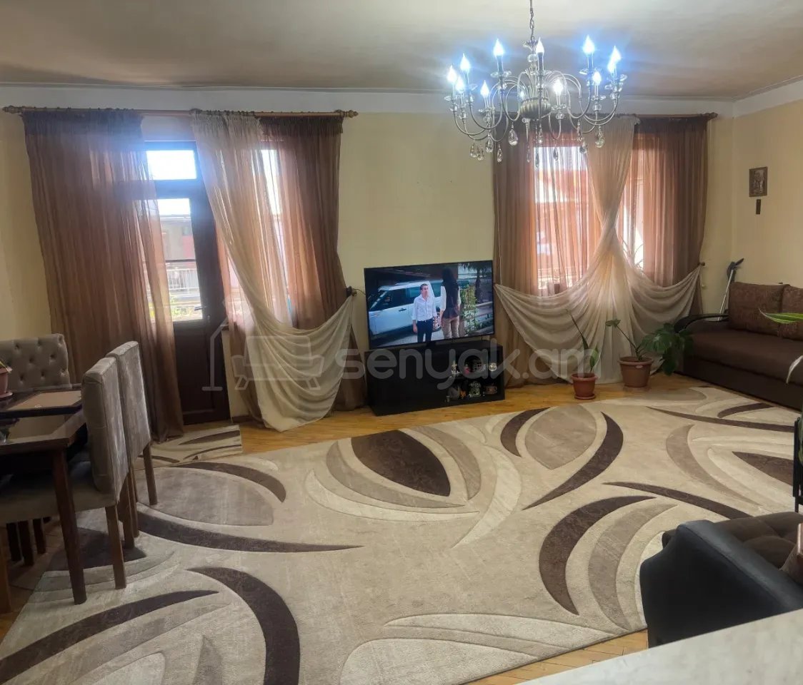 3 Սենյականոց Բնակարան Քարե Շենքում, 112քմ, 3/5 հարկ, Կոսմետիկ Վերանորոգված