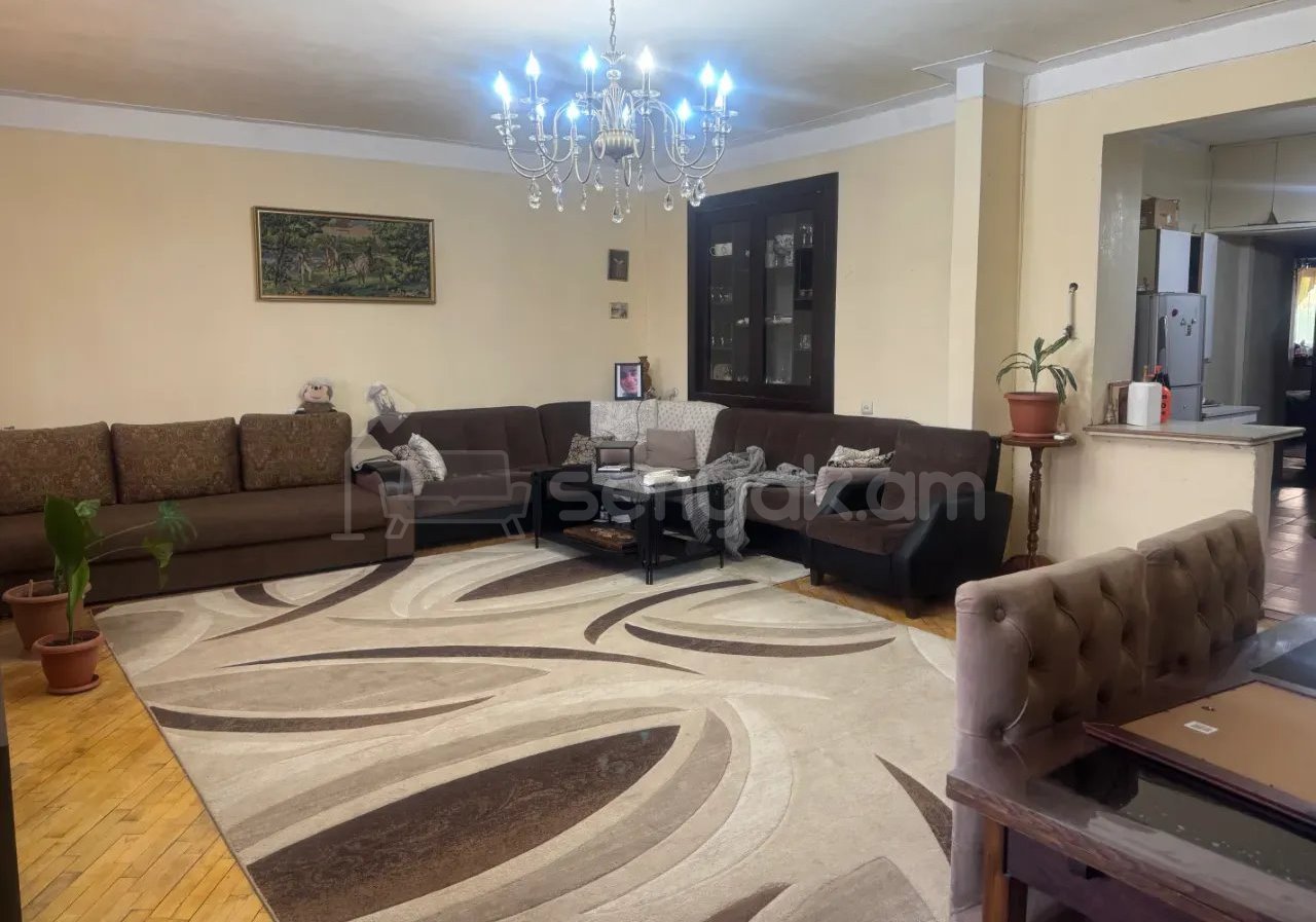 3 Սենյականոց Բնակարան Քարե Շենքում, 112քմ, 3/5 հարկ, Կոսմետիկ Վերանորոգված