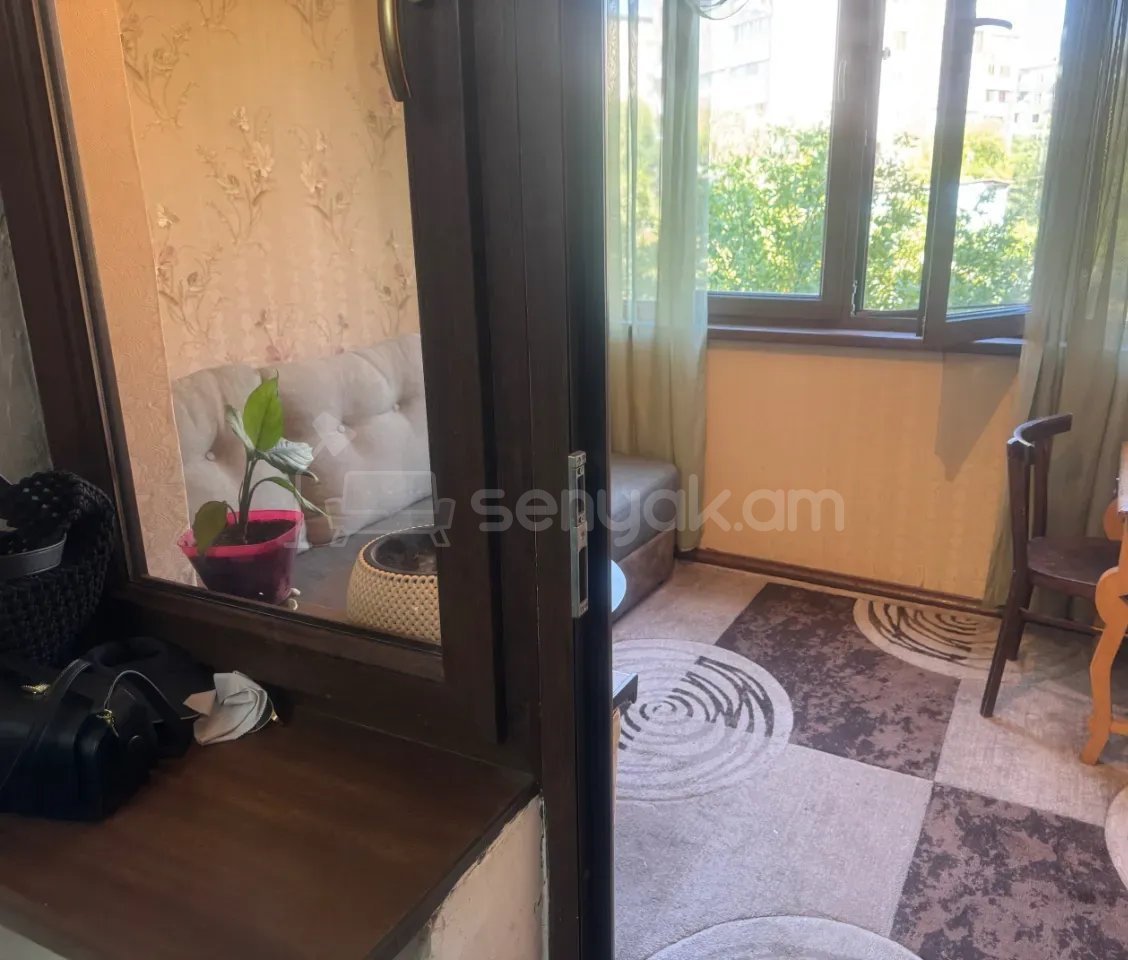 3 Սենյականոց Բնակարան Քարե Շենքում, 112քմ, 3/5 հարկ, Կոսմետիկ Վերանորոգված