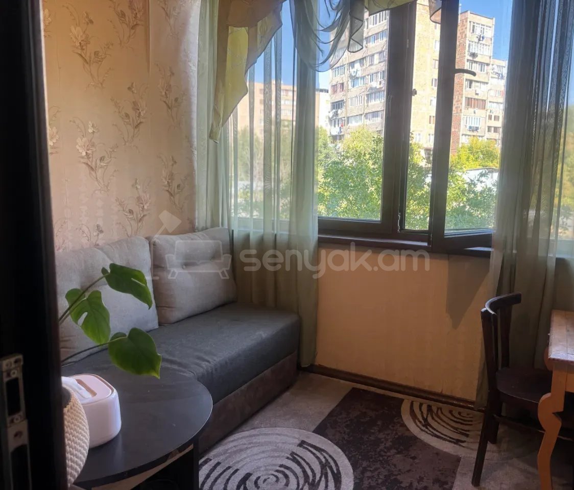 3 Սենյականոց Բնակարան Քարե Շենքում, 112քմ, 3/5 հարկ, Կոսմետիկ Վերանորոգված