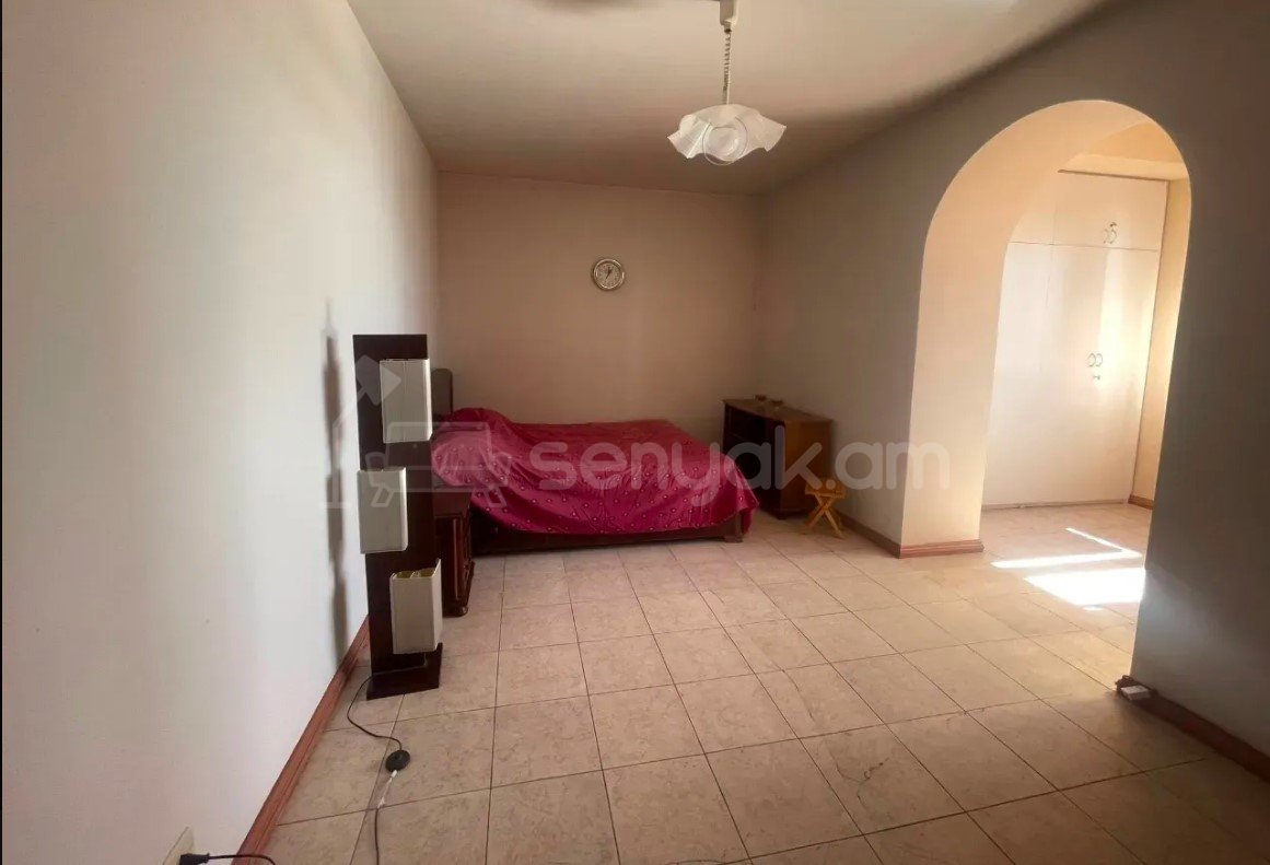 2 Սենյականոց Բնակարան Քարե Շենքում, 70քմ, 2/4 հարկ, Կապիտալ Վերանորոգված, Կահավորված