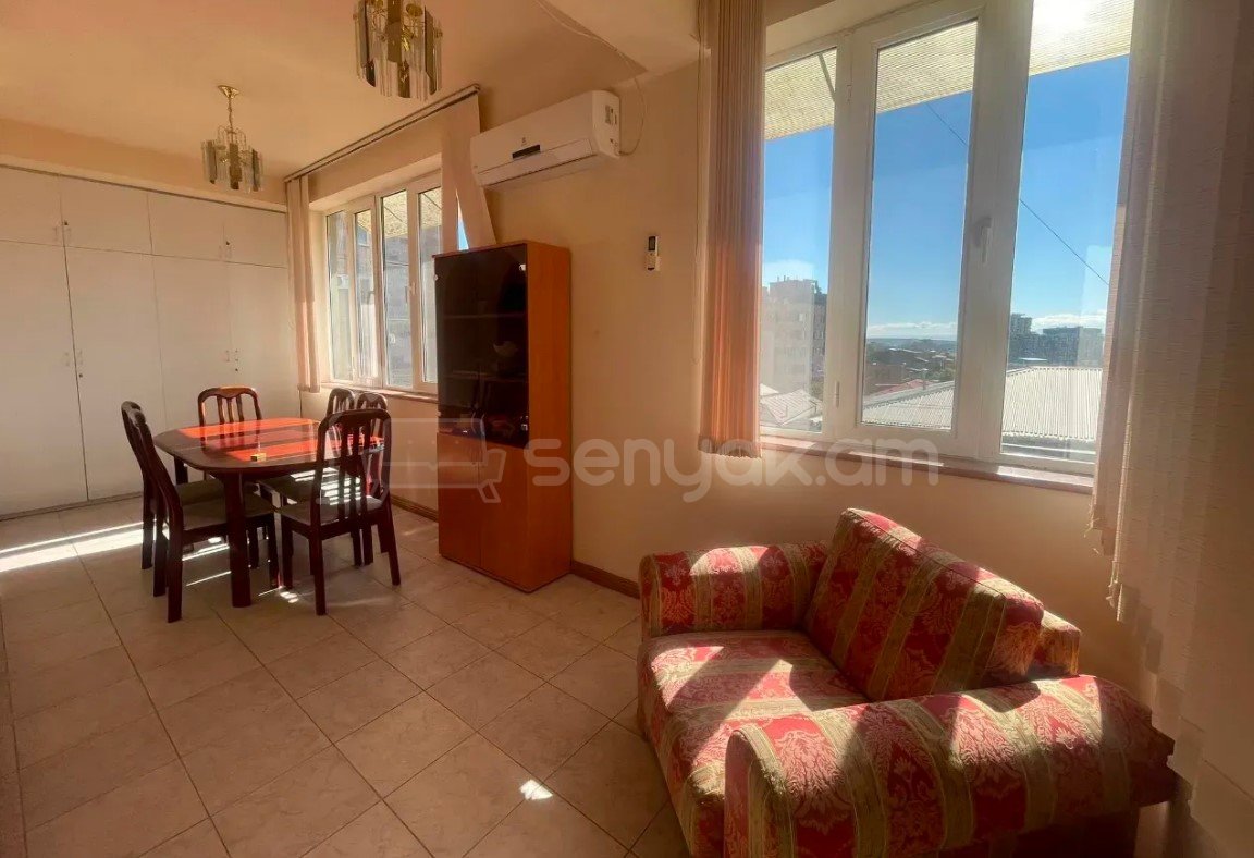 2 Սենյականոց Բնակարան Քարե Շենքում, 70քմ, 2/4 հարկ, Կապիտալ Վերանորոգված, Կահավորված