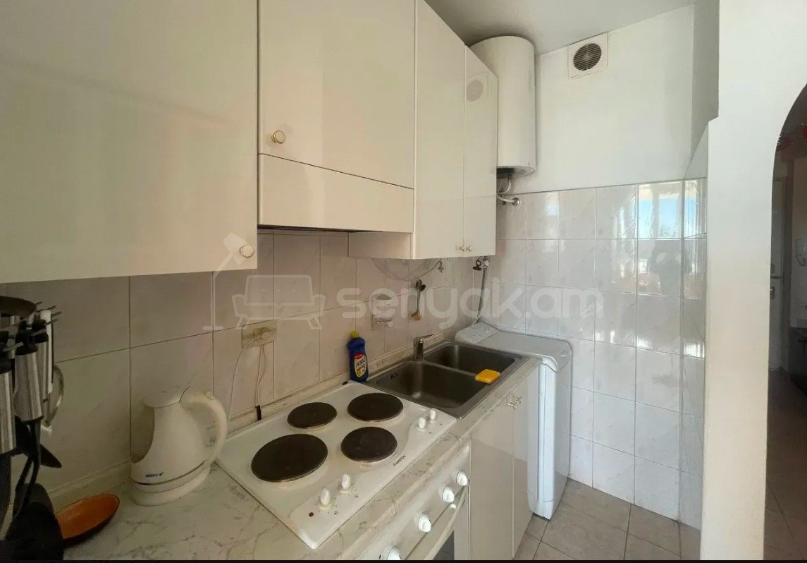 2 Սենյականոց Բնակարան Քարե Շենքում, 70քմ, 2/4 հարկ, Կապիտալ Վերանորոգված, Կահավորված