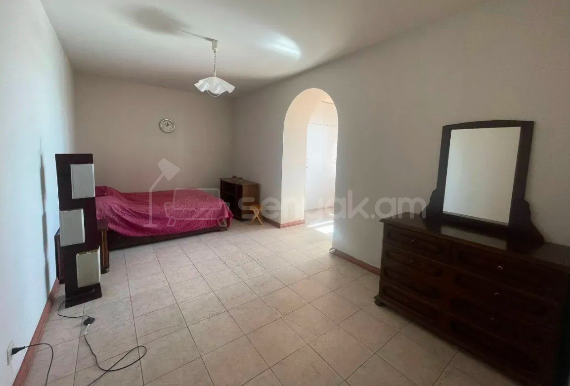 2 Սենյականոց Բնակարան Քարե Շենքում, 70քմ, 2/4 հարկ, Կապիտալ Վերանորոգված, Կահավորված