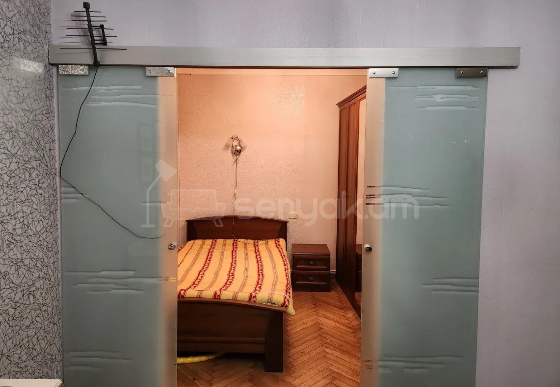 2 Սենյականոց Բնակարան Քարե Շենքում, 50քմ, 1/5 հարկ, Կապիտալ Վերանորոգված, Կահավորված