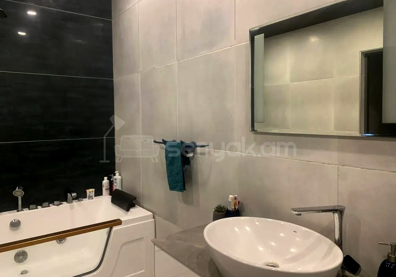 4 Սենյականոց Բնակարան Նորակառույցում, 150քմ, 15/15 հարկ, Դիզայներական Վերանորոգված