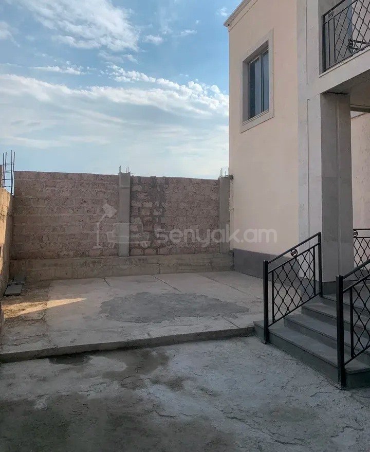 4 Սենյականոց Սեփական Տուն, 242քմ