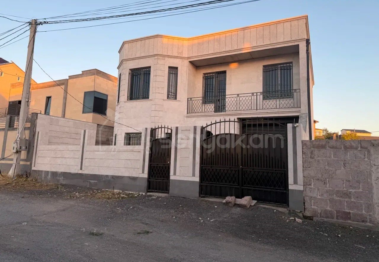 4 Սենյականոց Սեփական Տուն, 242քմ