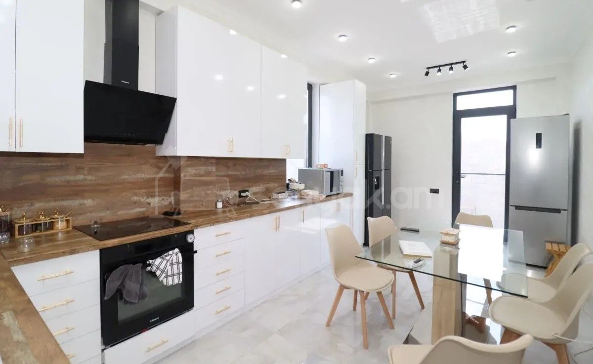 7 Սենյականոց Սեփական Տուն, 235քմ, Կապիտալ Վերանորոգված, Ավտոտնակով