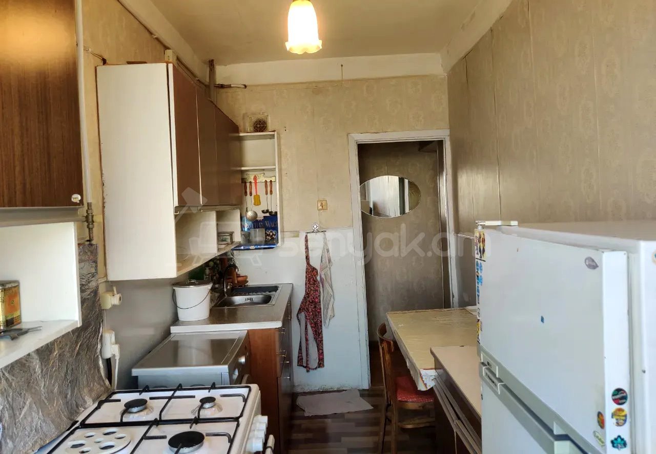 3 Սենյականոց Բնակարան, 75քմ, 4/9 հարկ, Նորմալ Վիճակում