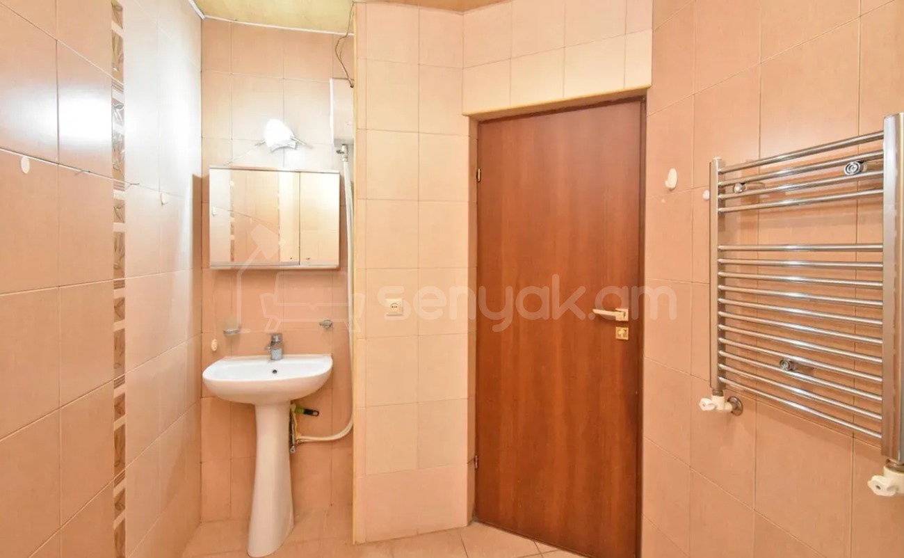 3 Սենյականոց Բնակարան Նորակառույցում, 120քմ, 11/13 հարկ, Կապիտալ Վերանորոգված, Կահավորված, Արևկող