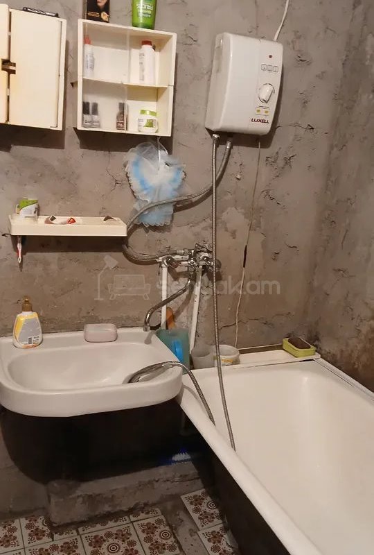 3 Սենյականոց Բնակարան, 78քմ, 2/9 հարկ, Կոսմետիկ Վերանորոգված