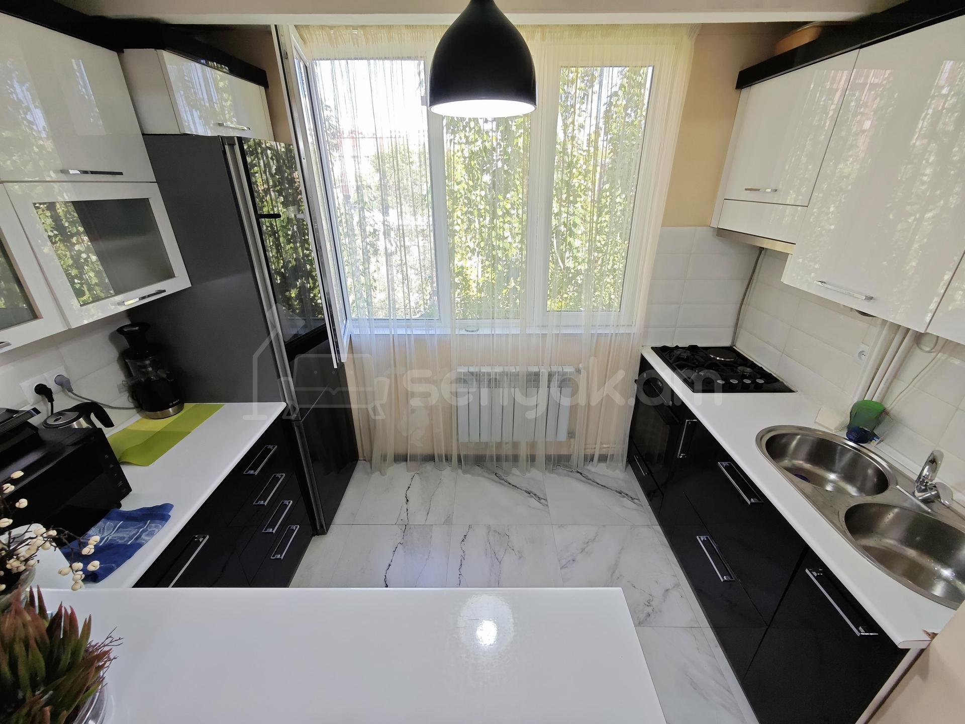 2 Սենյականոց Բնակարան, 50քմ, 5/5 հարկ, Կապիտալ Վերանորոգված