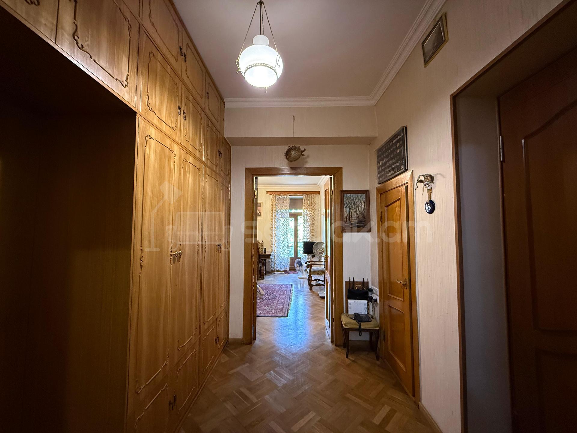 3 Սենյականոց Բնակարան Քարե Շենքում, 91քմ, 4/5 հարկ, Կապիտալ Վերանորոգված