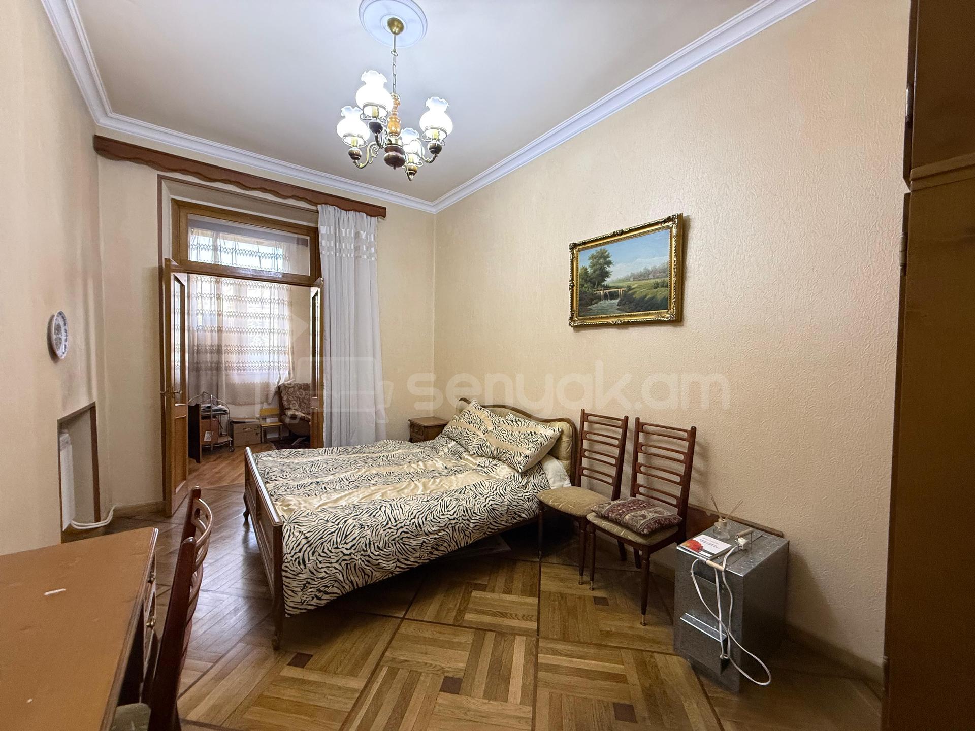 3 Սենյականոց Բնակարան Քարե Շենքում, 91քմ, 4/5 հարկ, Կապիտալ Վերանորոգված