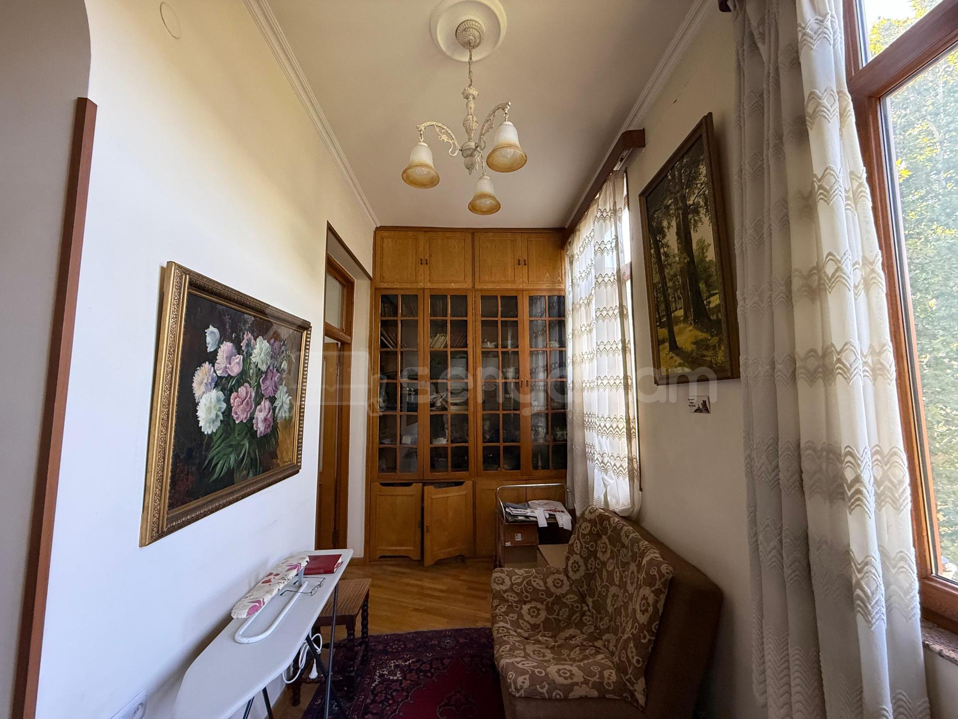 3 Սենյականոց Բնակարան Քարե Շենքում, 91քմ, 4/5 հարկ, Կապիտալ Վերանորոգված