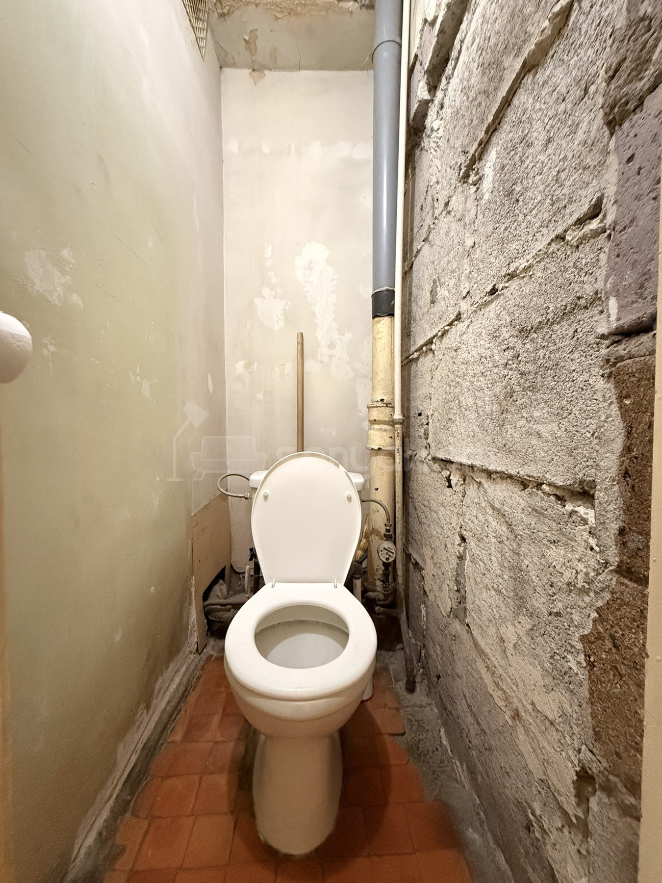 3 Սենյականոց Բնակարան Քարե Շենքում, 89քմ, 4/5 հարկ, Պետական Վիճակում