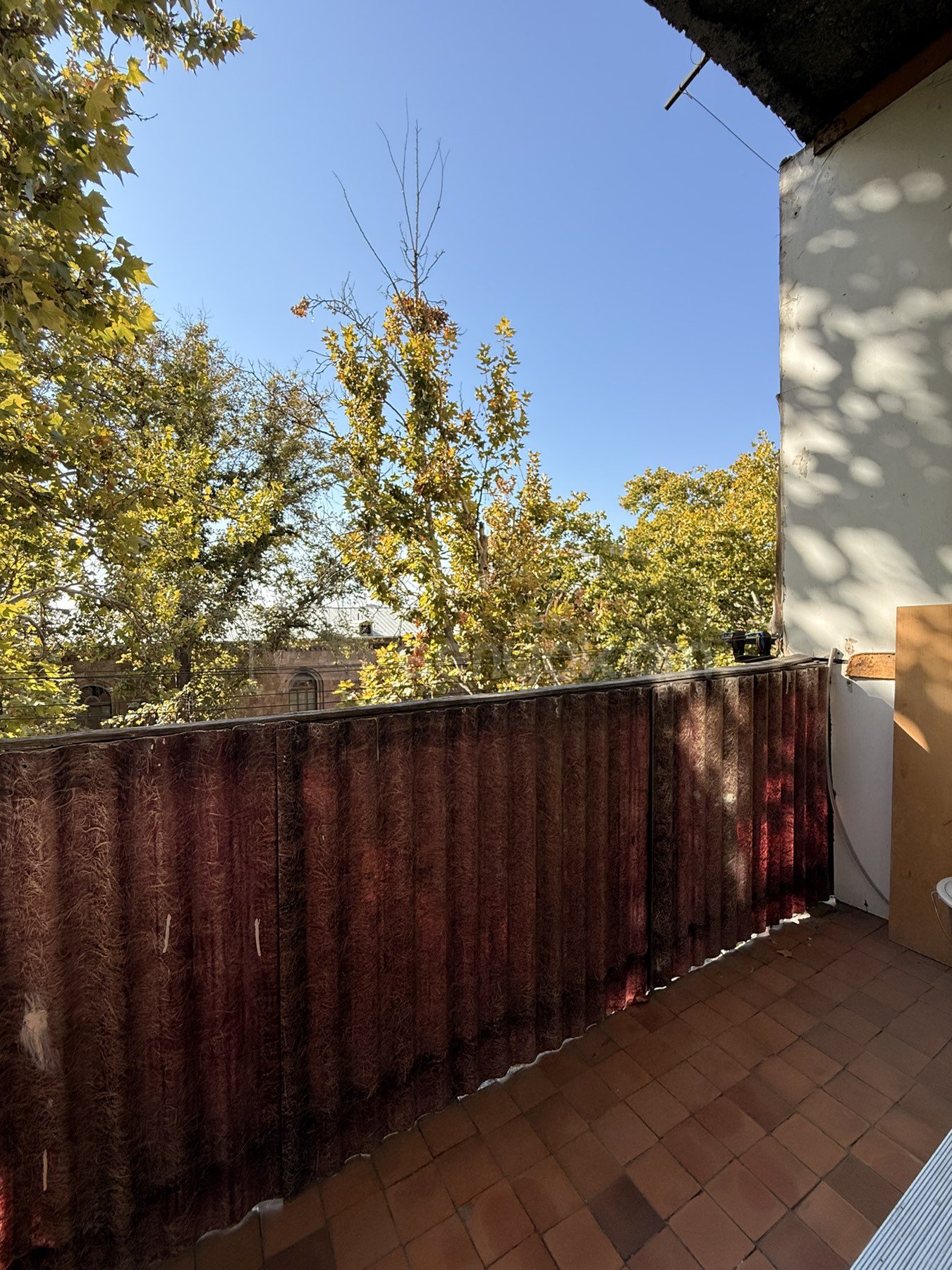 3 Սենյականոց Բնակարան Քարե Շենքում, 89քմ, 4/5 հարկ, Պետական Վիճակում