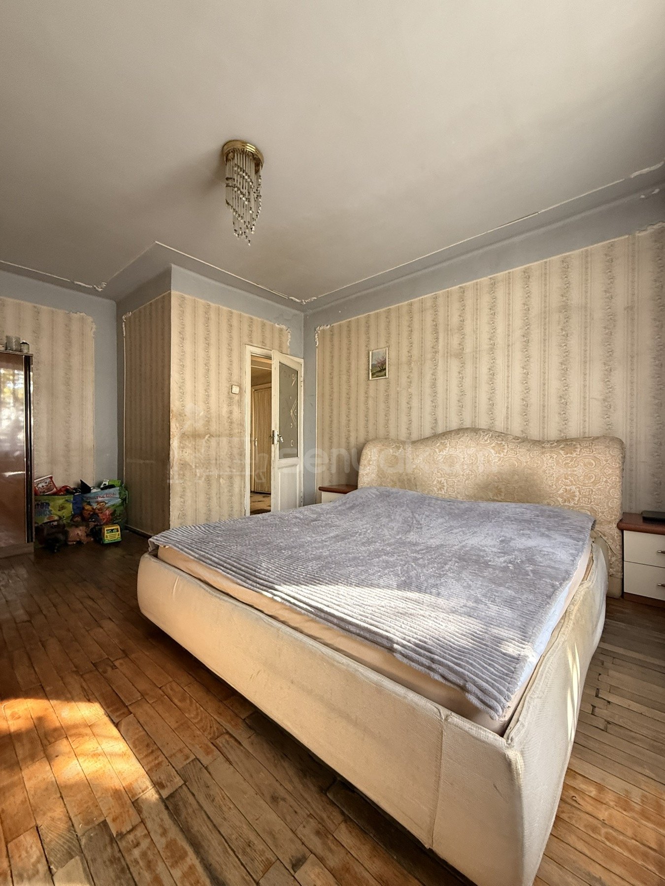 3 Սենյականոց Բնակարան Քարե Շենքում, 89քմ, 4/5 հարկ, Պետական Վիճակում